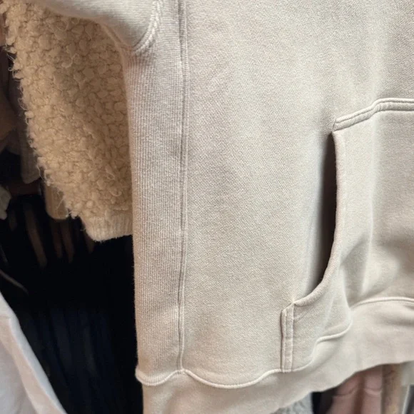 NWOT Aritzia Hoodie Boyfriend Sweatshirt Mauve L - Picture 4 of 10